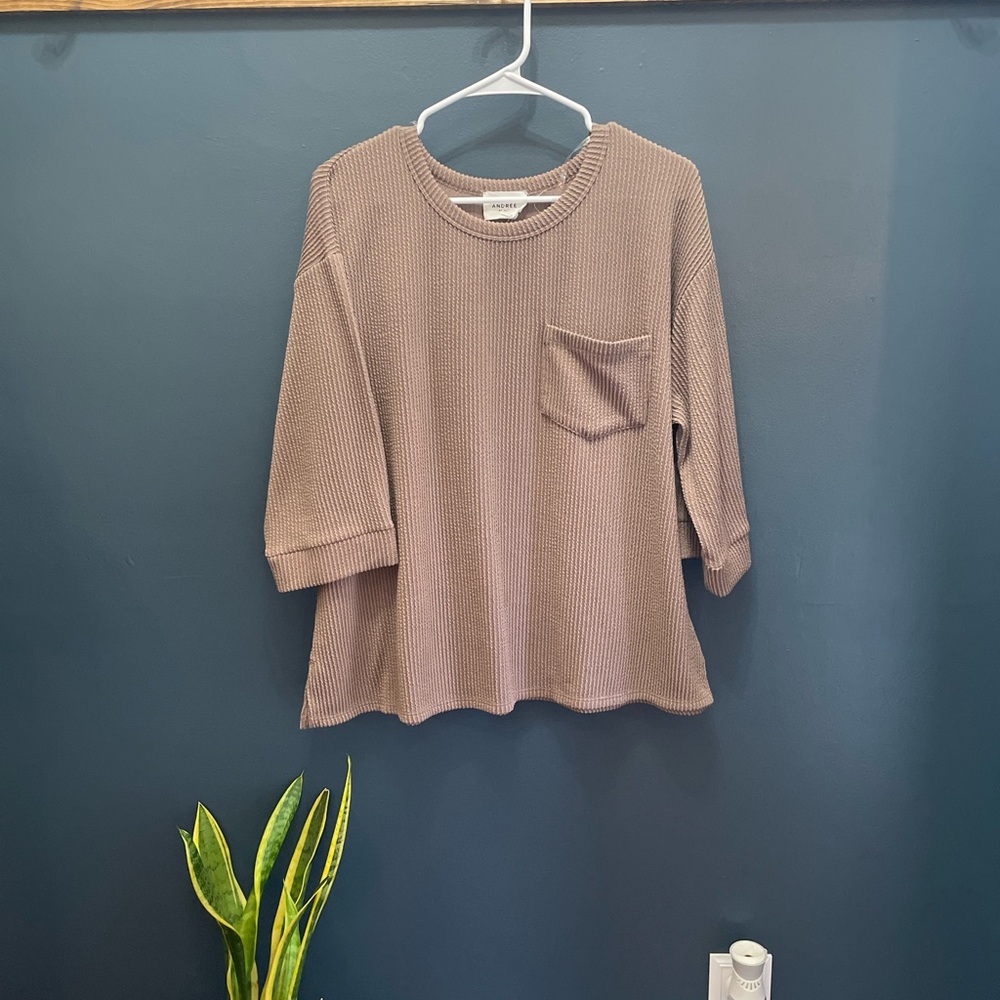 Casual Ribbed Knit Top with Pocket